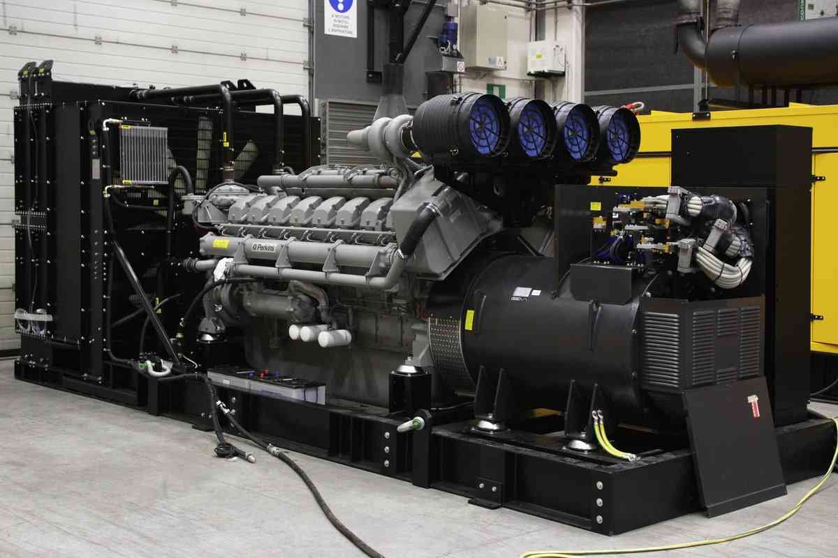 Важные характеристики дизельных генераторов фото